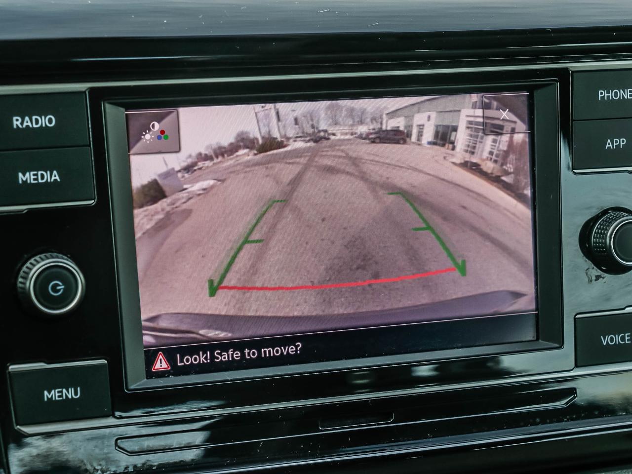 2024 Volkswagen Taos Trendline 4Motion Photo