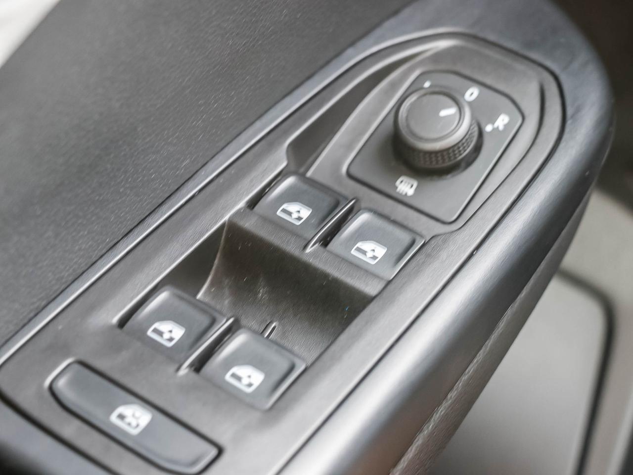 2024 Volkswagen Taos Trendline 4Motion Photo