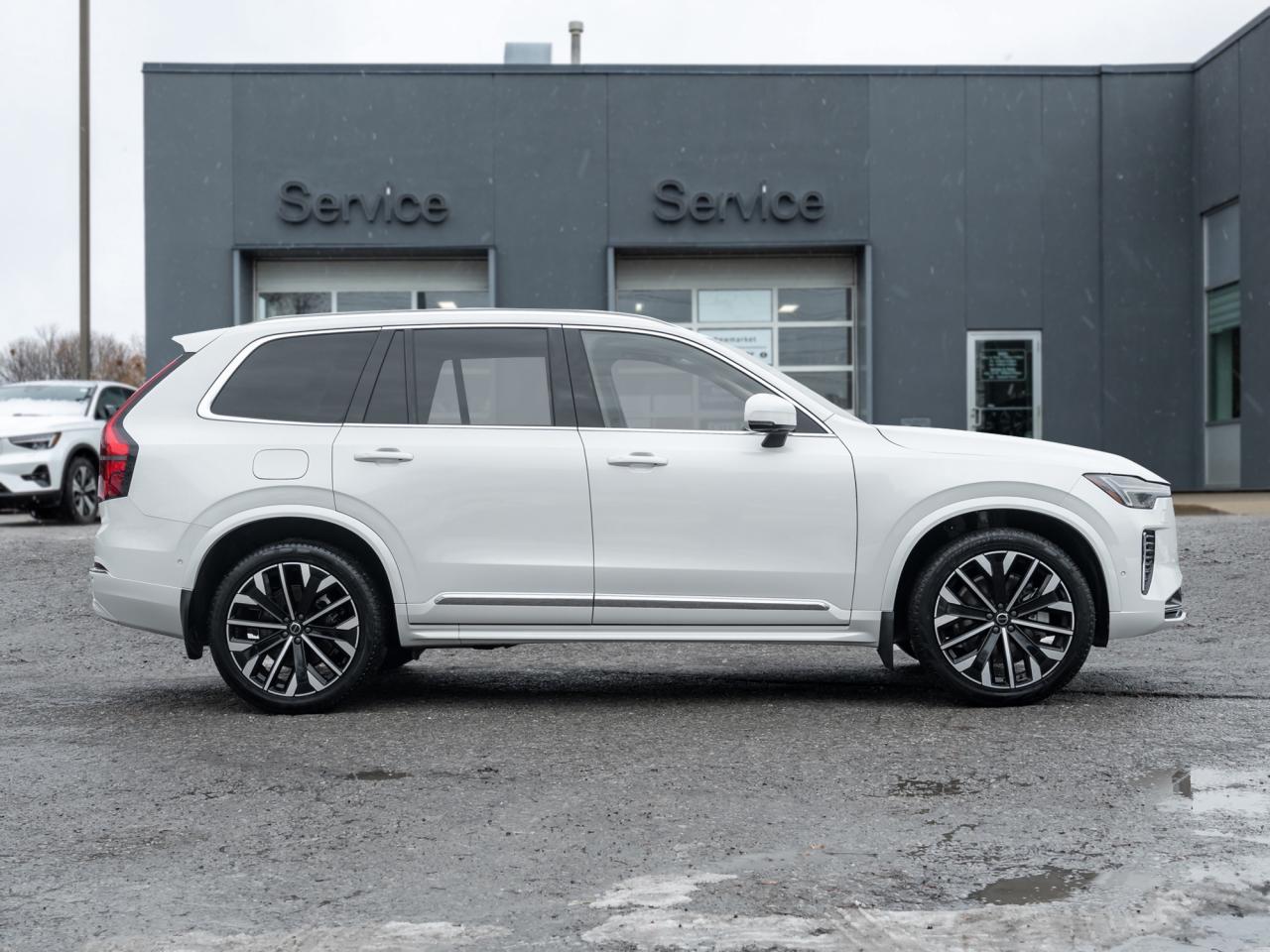 2025 Volvo XC90 2025.5 B6 AWD PLUS <9000km> 21" ALLOY WHEELS CPO Photo4