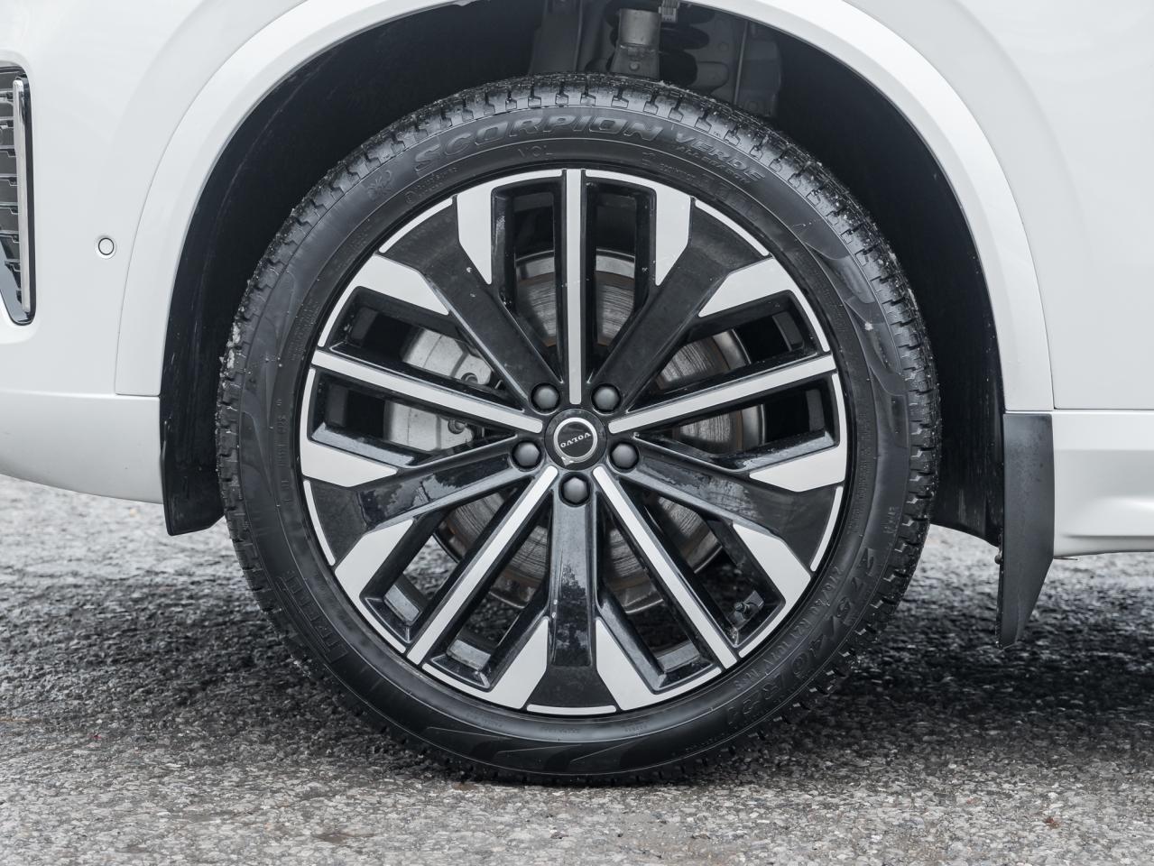 2025 Volvo XC90 2025.5 B6 AWD PLUS <9000km> 21" ALLOY WHEELS CPO Photo3