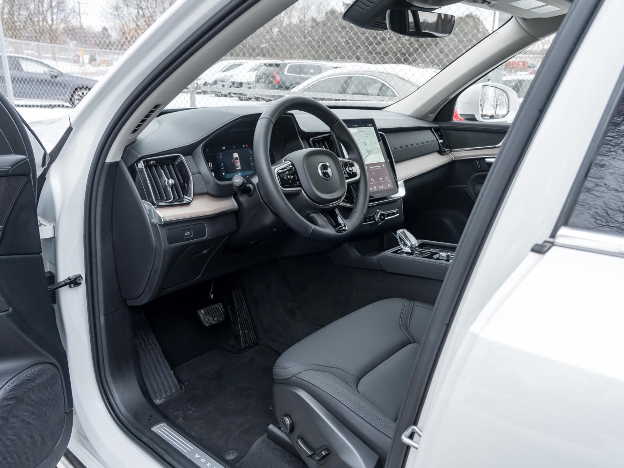 2025 Volvo XC90 2025.5 B6 AWD PLUS <9000km> 21" ALLOY WHEELS CPO Photo