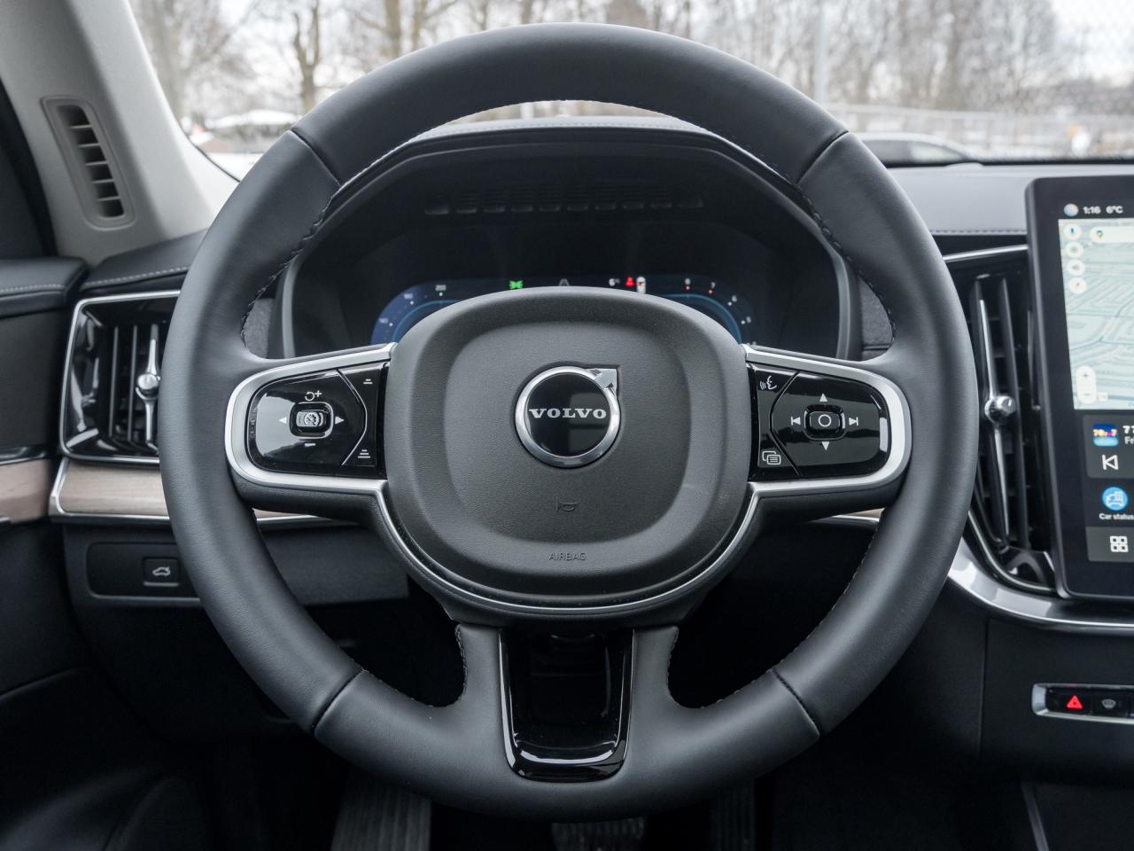 2025 Volvo XC90 2025.5 B6 AWD PLUS <9000km> 21" ALLOY WHEELS CPO Photo