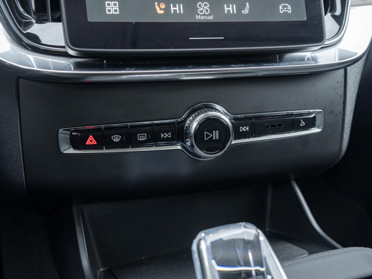 2025 Volvo XC90 2025.5 B6 AWD PLUS <9000km> 21" ALLOY WHEELS CPO Photo