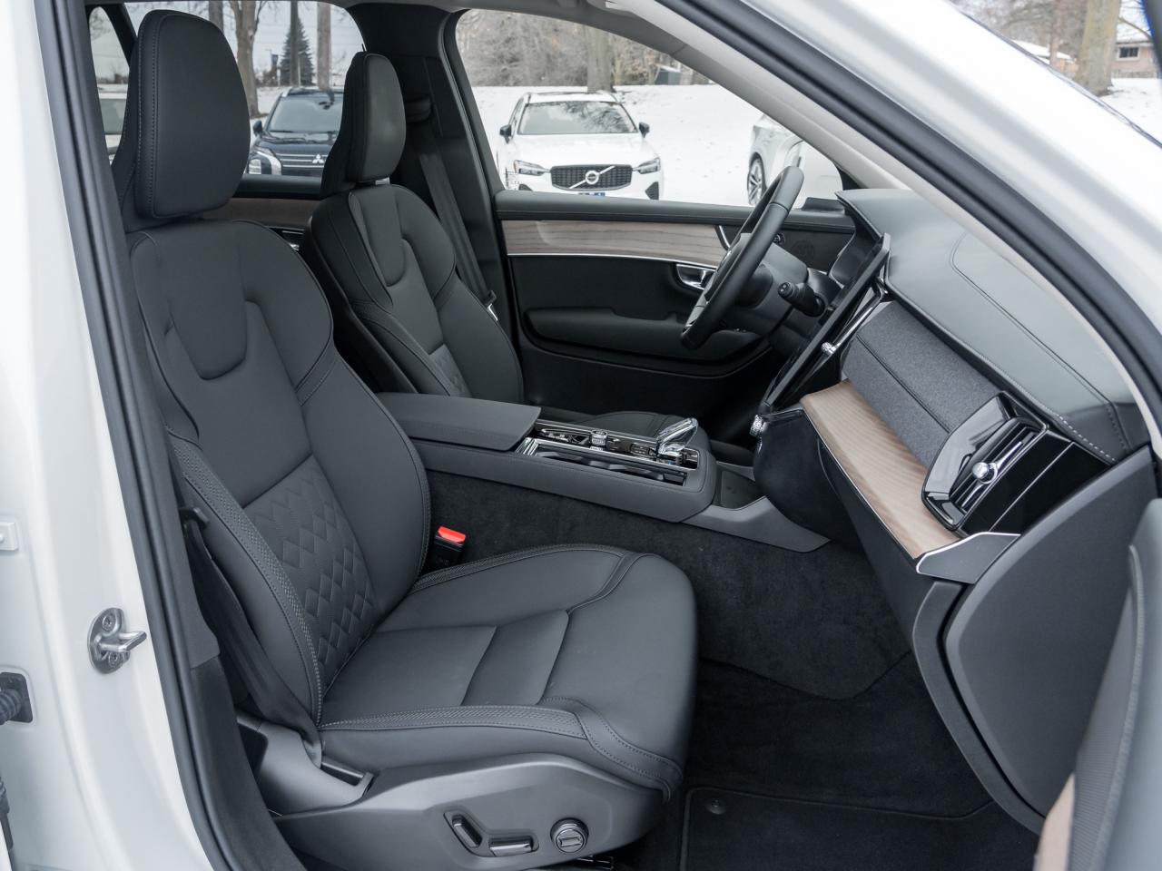 2025 Volvo XC90 2025.5 B6 AWD PLUS <9000km> 21" ALLOY WHEELS CPO Photo