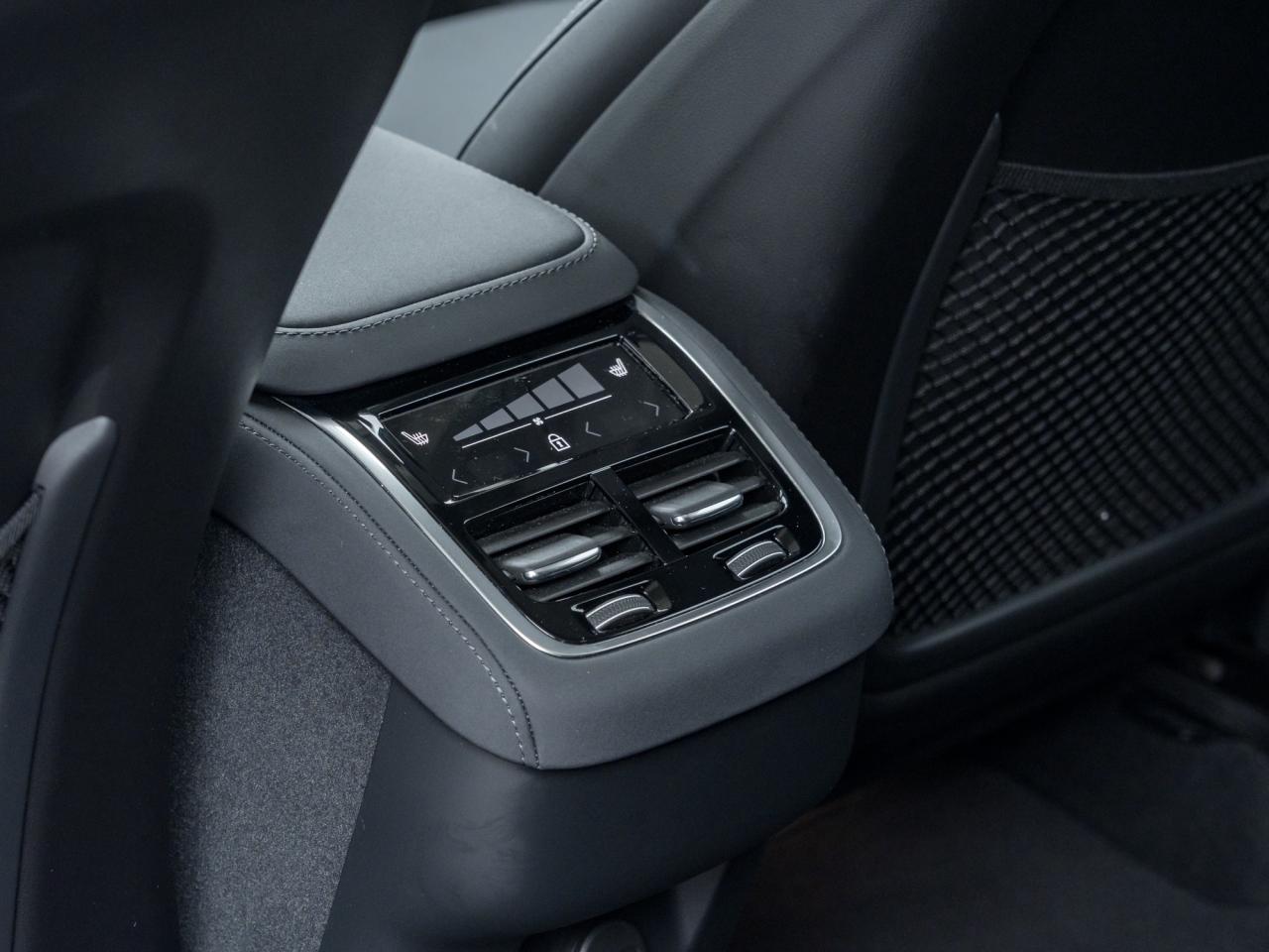 2025 Volvo XC90 2025.5 B6 AWD PLUS <9000km> 21" ALLOY WHEELS CPO Photo