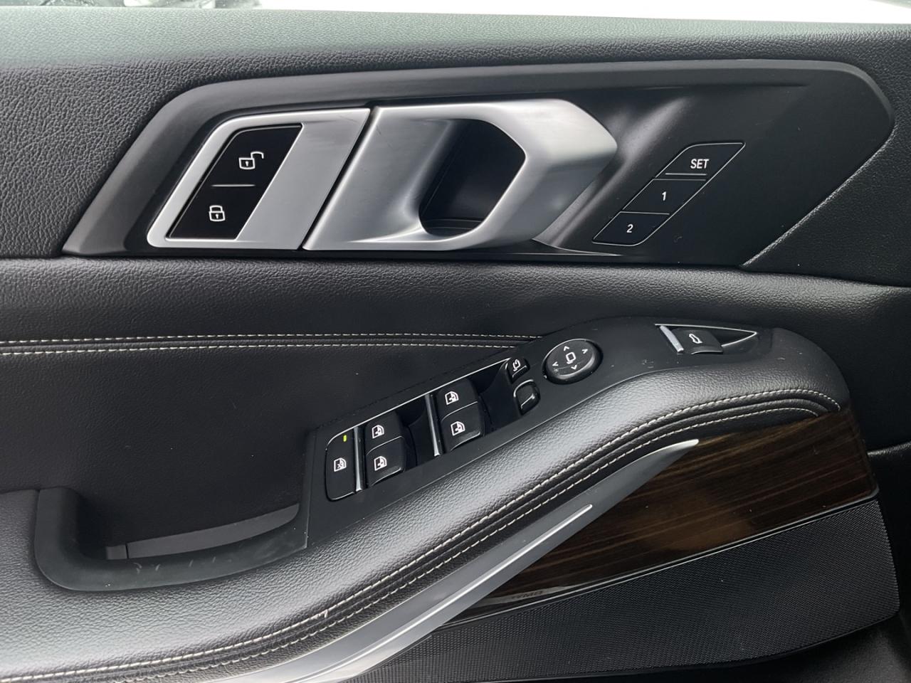 2019 BMW X5 xDrive40i - LTHR! NAV! BACK-UP CAM! BSM! PANO ROOF Photo