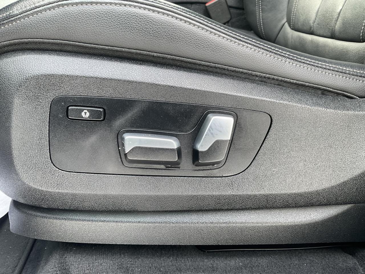 2019 BMW X5 xDrive40i - LTHR! NAV! BACK-UP CAM! BSM! PANO ROOF Photo