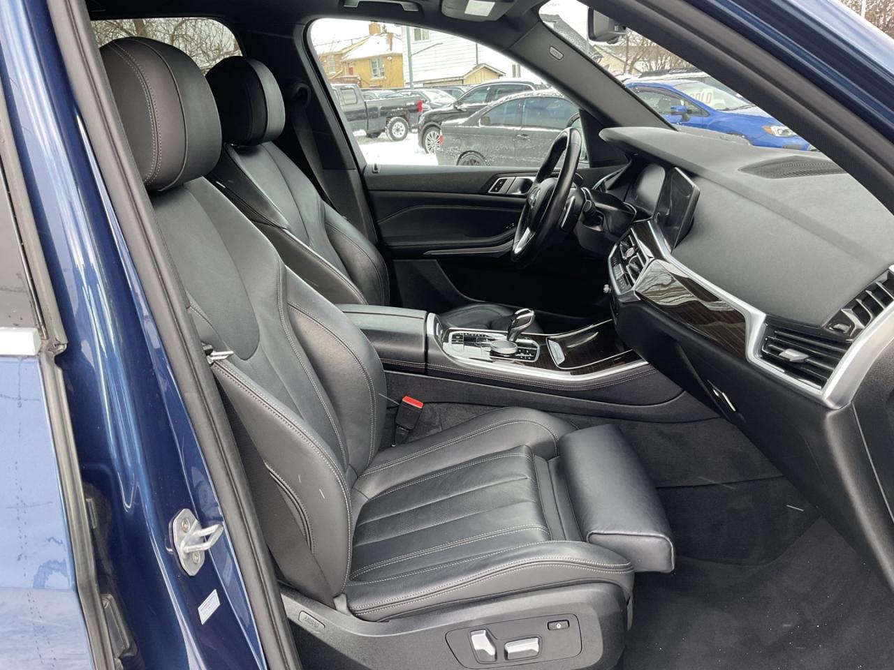 2019 BMW X5 xDrive40i - LTHR! NAV! BACK-UP CAM! BSM! PANO ROOF Photo