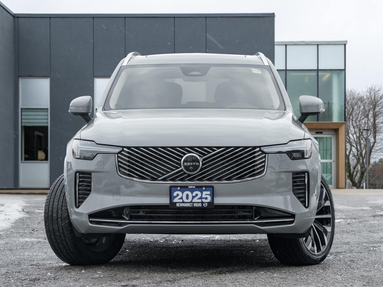 2025 Volvo XC90 2025.5 B6 AWD Plus 7-Seater SUPER LOW KM  LIKE NEW Photo