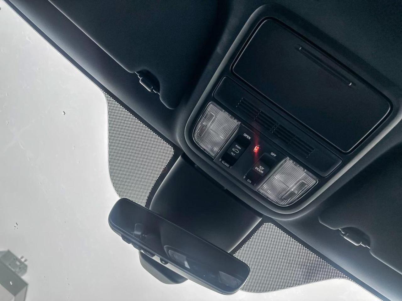 2025 Honda Odyssey Black Edition Photo