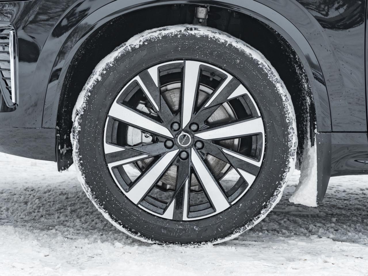 2025 Volvo XC90 2025.5 B6 AWD 7-Seater  HOLIDAY SPECIAL  20" ALLOY Photo