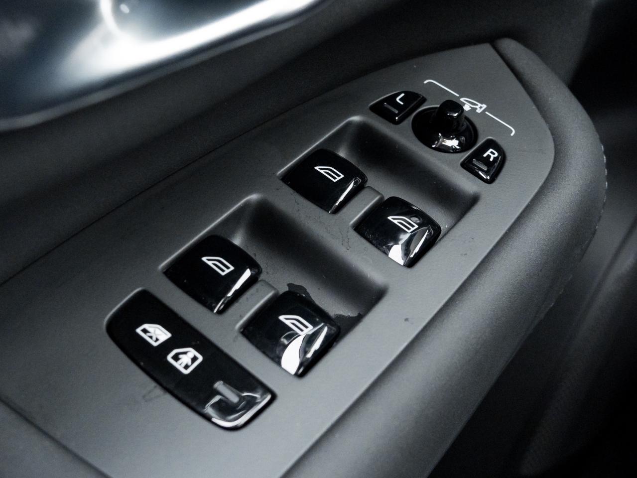 2025 Volvo XC90 2025.5 B6 AWD 7-Seater  HOLIDAY SPECIAL  20" ALLOY Photo