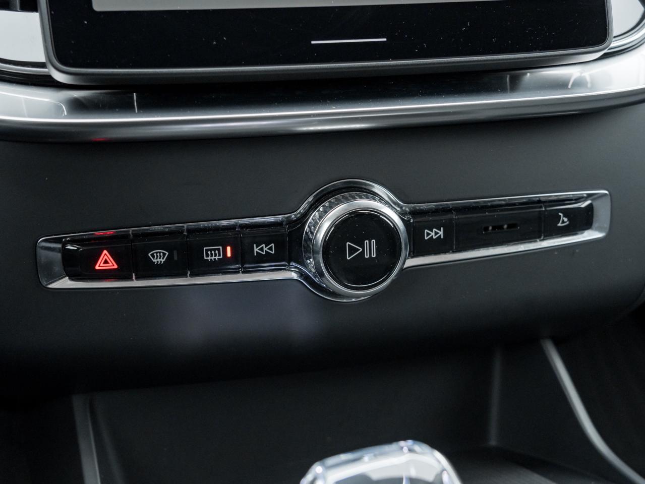 2025 Volvo XC90 2025.5 B6 AWD 7-Seater  HOLIDAY SPECIAL  20" ALLOY Photo