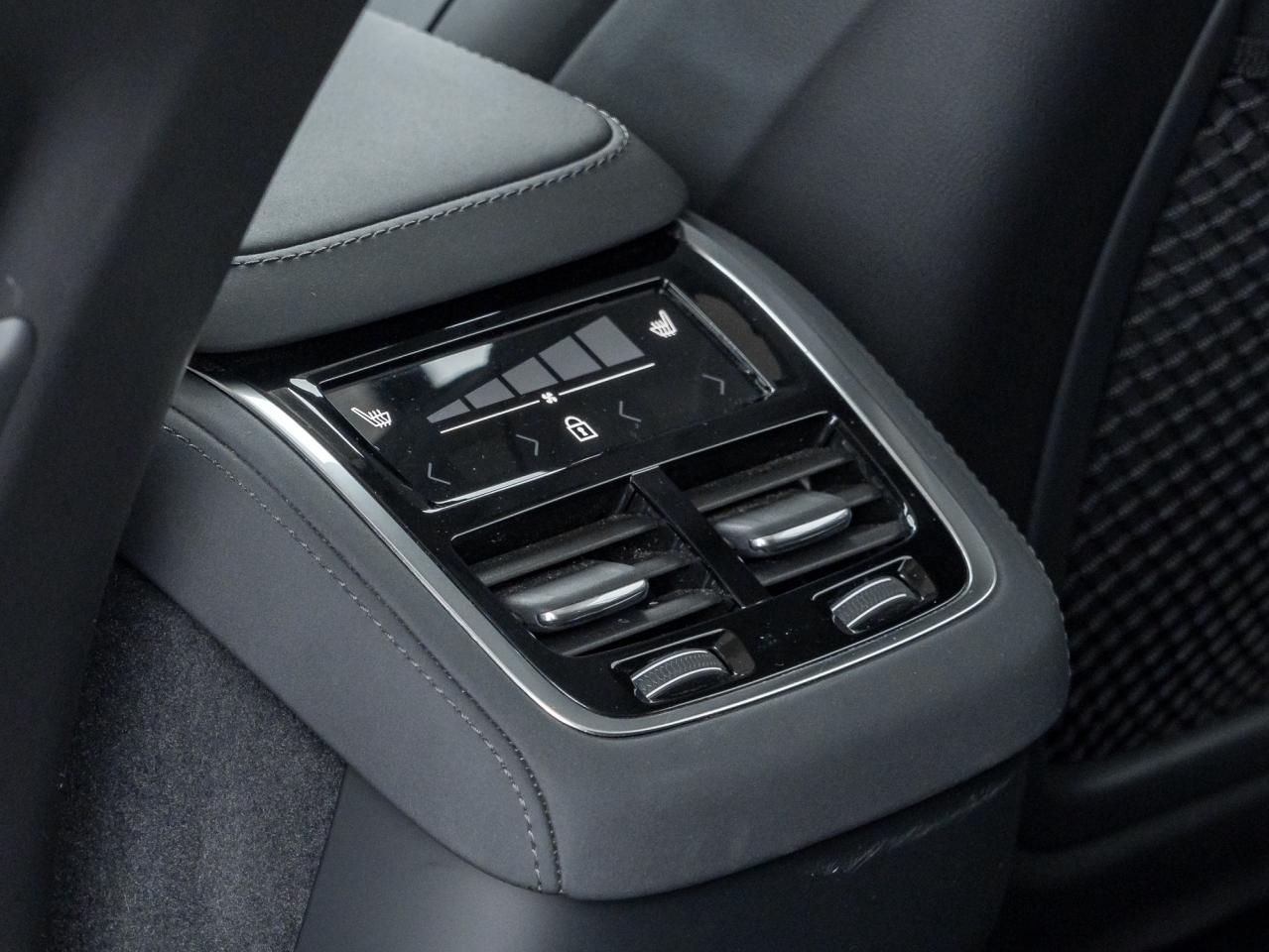 2025 Volvo XC90 2025.5 B6 AWD 7-Seater  HOLIDAY SPECIAL  20" ALLOY Photo