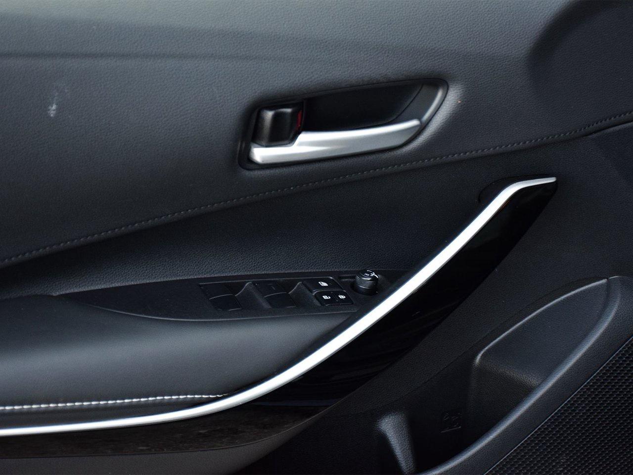 2020 Toyota Corolla XLE Finance Discount $1500 Applied Photo