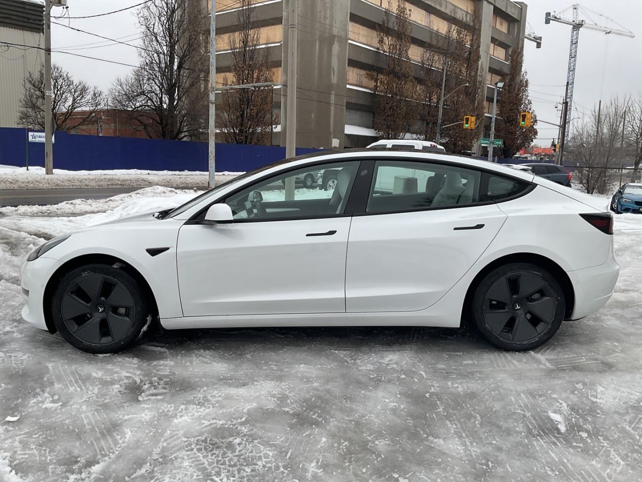 2022 Tesla Model 3 Long Range AWD - WHITE LEATHER! NAV! CAMERAS! Photo