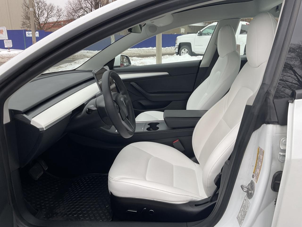 2022 Tesla Model 3 Long Range AWD - WHITE LEATHER! NAV! CAMERAS! Photo