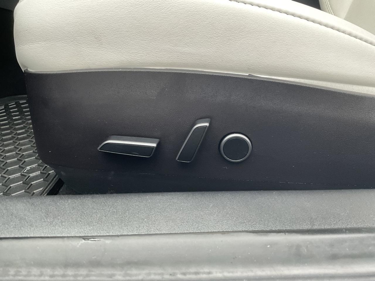 2022 Tesla Model 3 Long Range AWD - WHITE LEATHER! NAV! CAMERAS! Photo