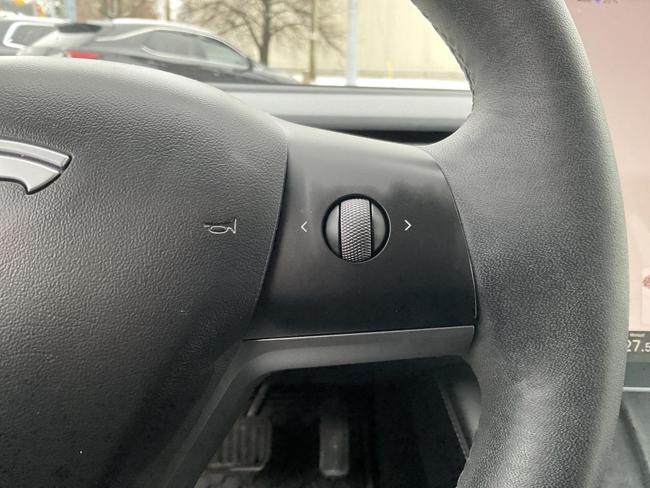 2022 Tesla Model 3 Long Range AWD - WHITE LEATHER! NAV! CAMERAS! Photo