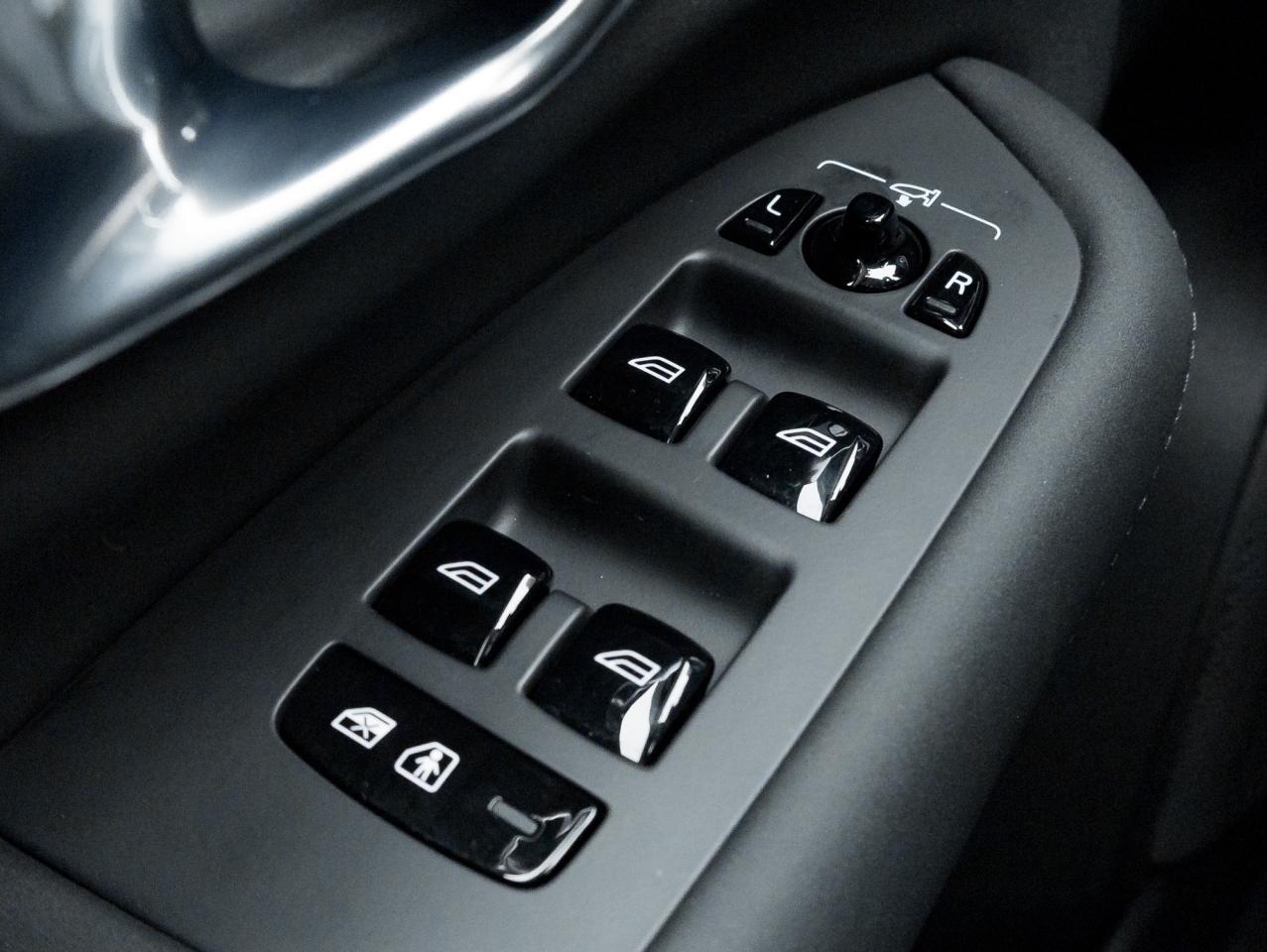 2025 Volvo XC90 2025.5 B6 AWD plus 7-Seater  CPO RATE fr 3.49%* Photo