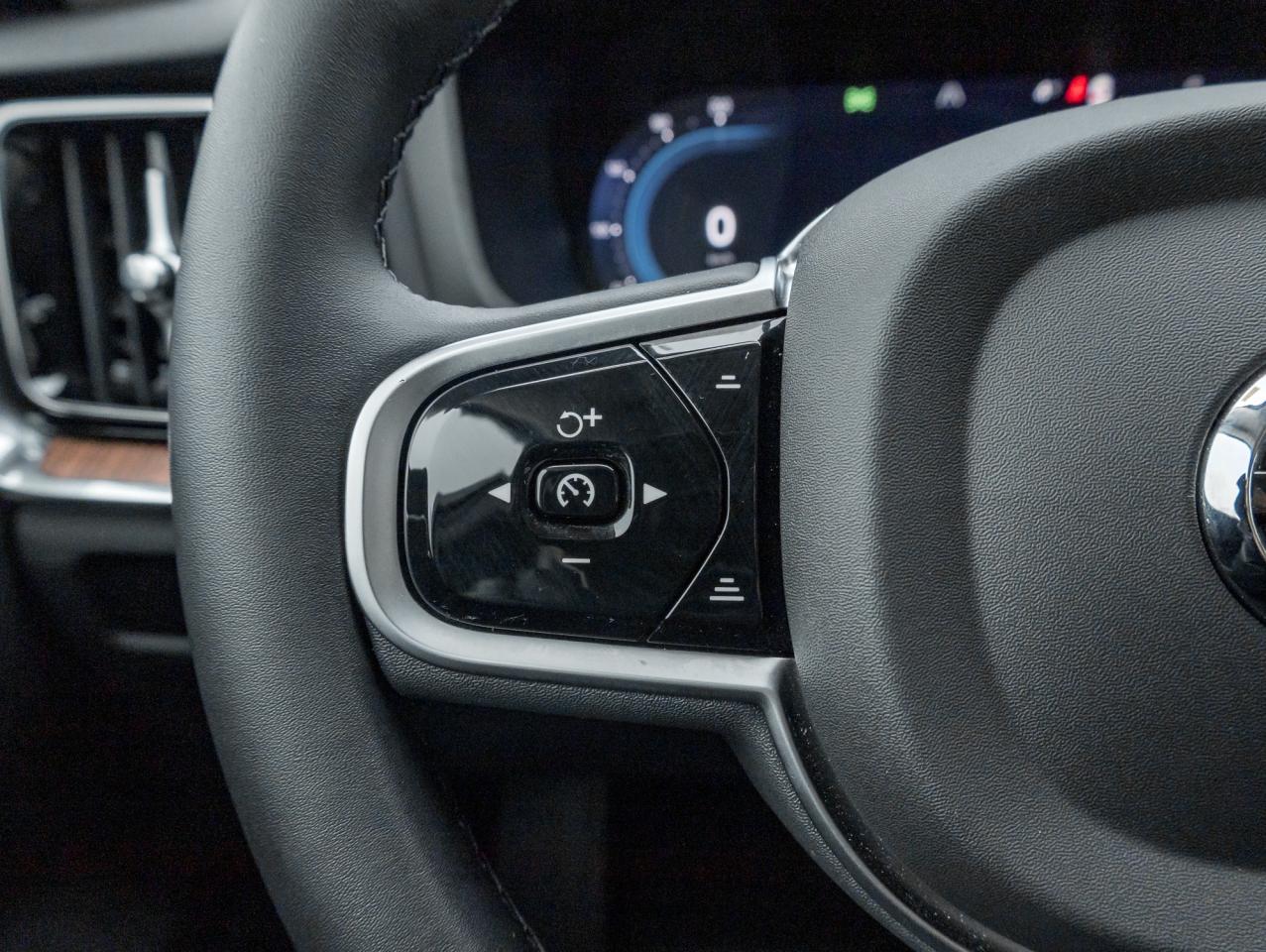 2025 Volvo V60 Cross Country B5 AWD Plus  19" ALLOY WHEELS  LOW KM  CPO Photo