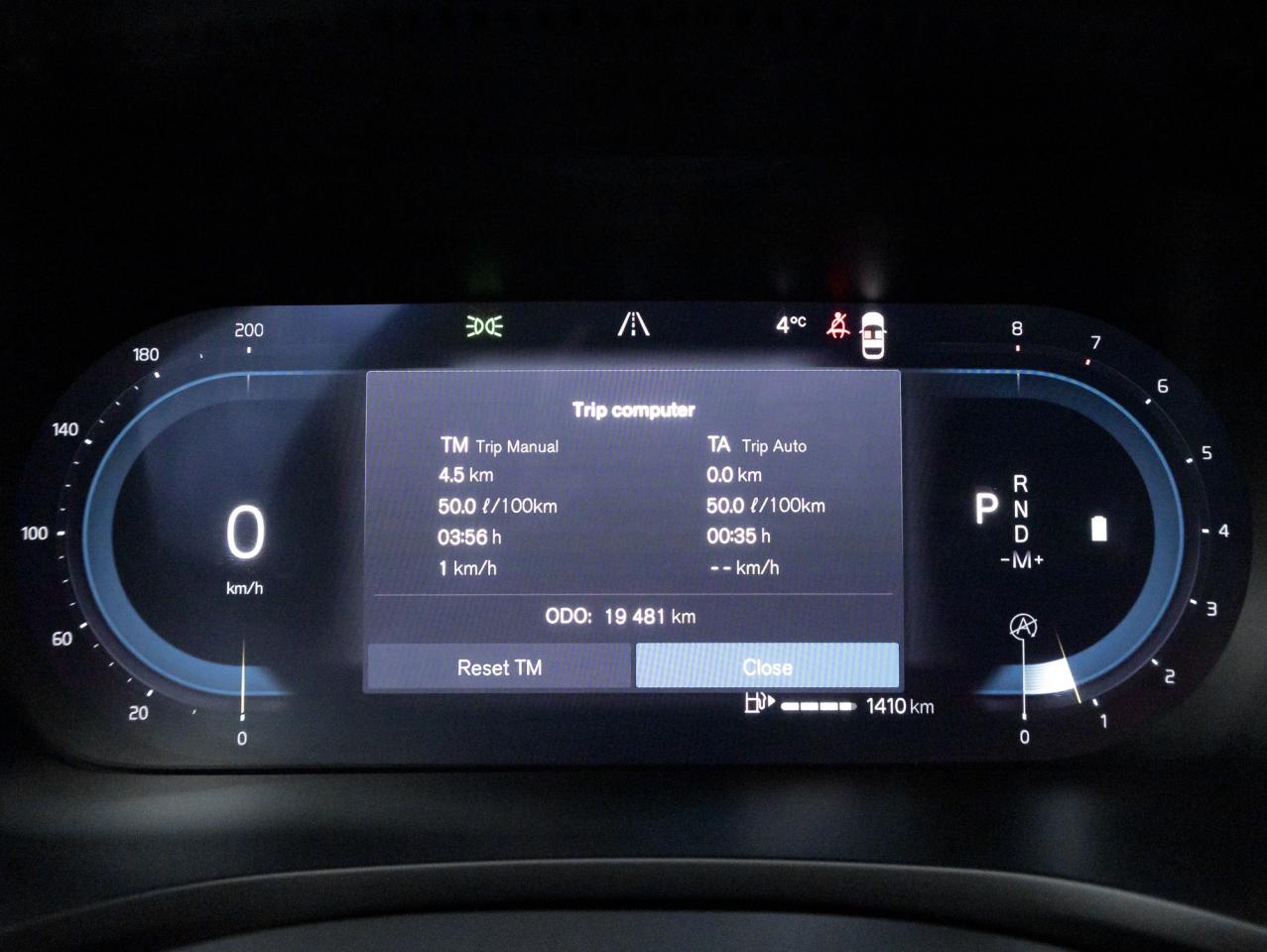 2025 Volvo V60 Cross Country B5 AWD Plus  19" ALLOY WHEELS  LOW KM  CPO Photo