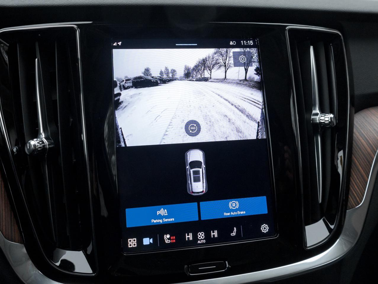 2025 Volvo V60 Cross Country B5 AWD Plus  19" ALLOY WHEELS  LOW KM  CPO Photo