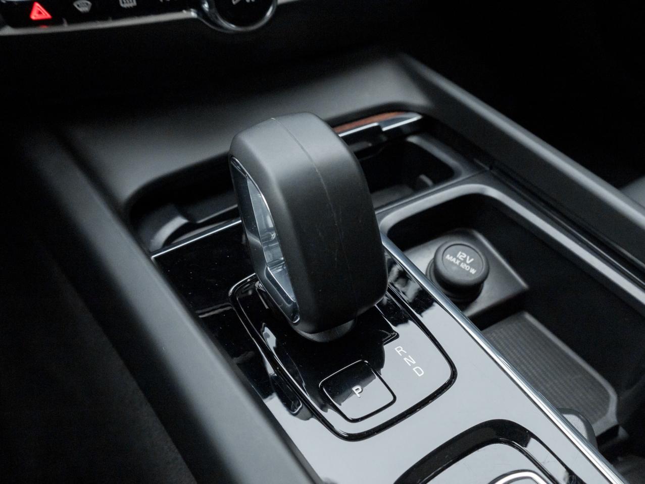 2025 Volvo V60 Cross Country B5 AWD Plus  19" ALLOY WHEELS  LOW KM  CPO Photo