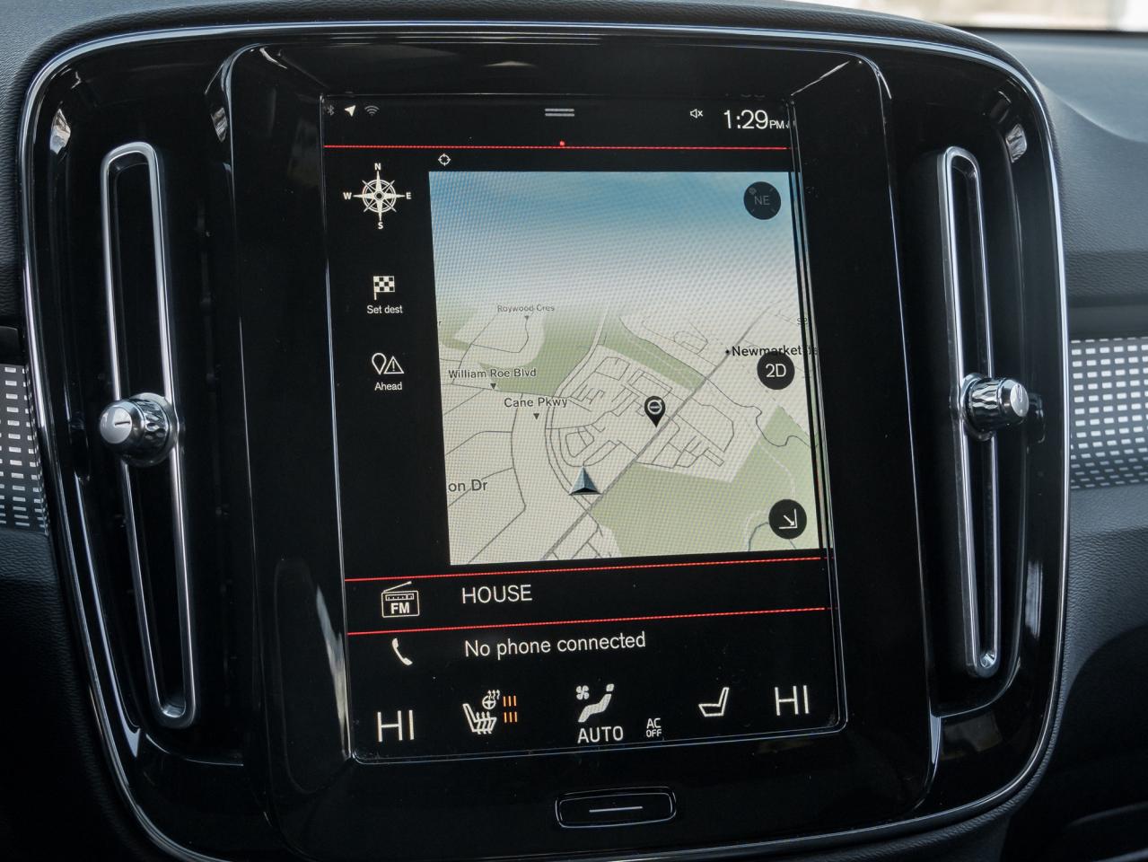 2022 Volvo XC40 T5 AWD R-Design  OFF LEASE  POLESTAR  20" ALLOY W Photo