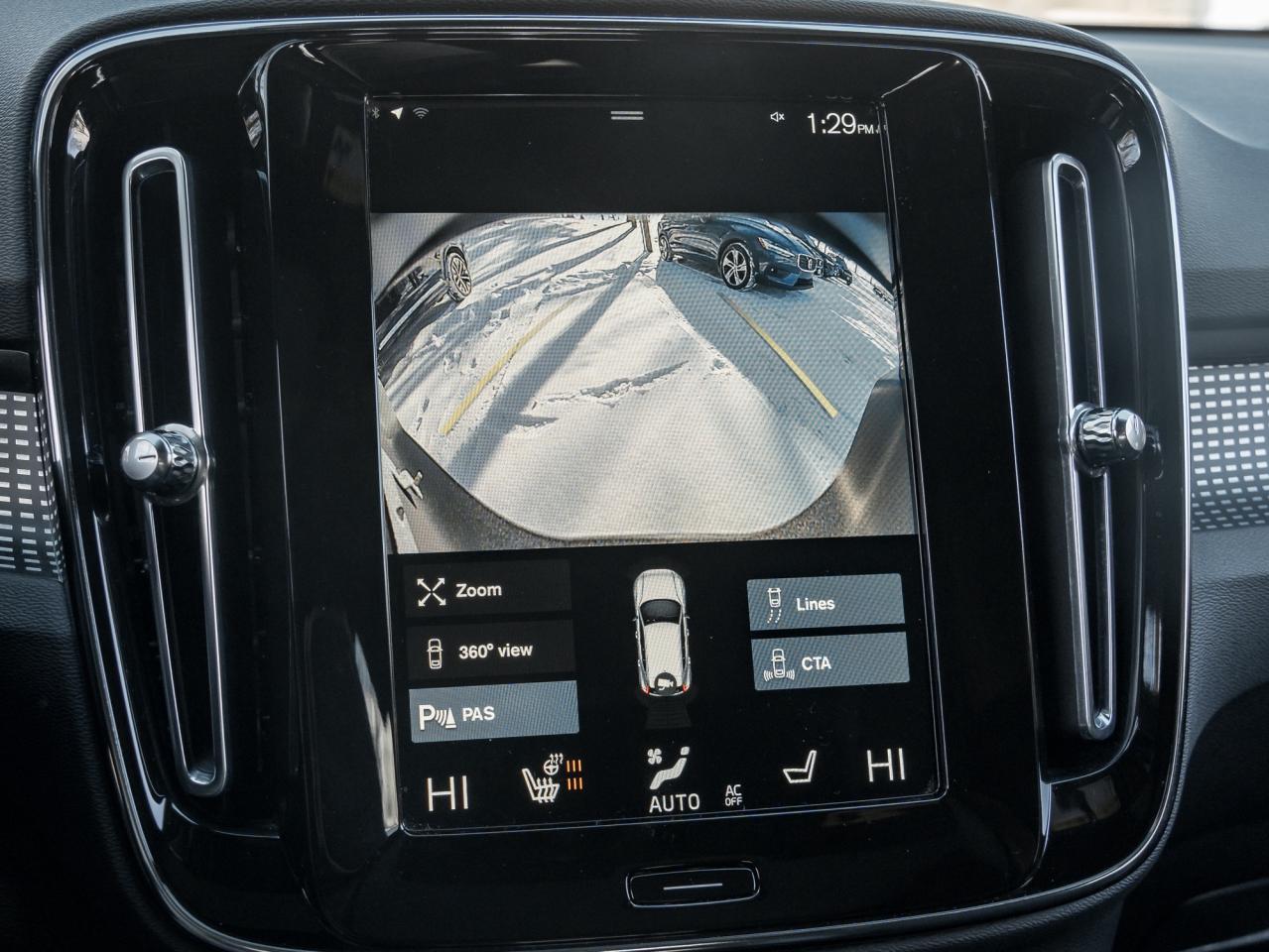 2022 Volvo XC40 T5 AWD R-Design  OFF LEASE  POLESTAR  20" ALLOY W Photo