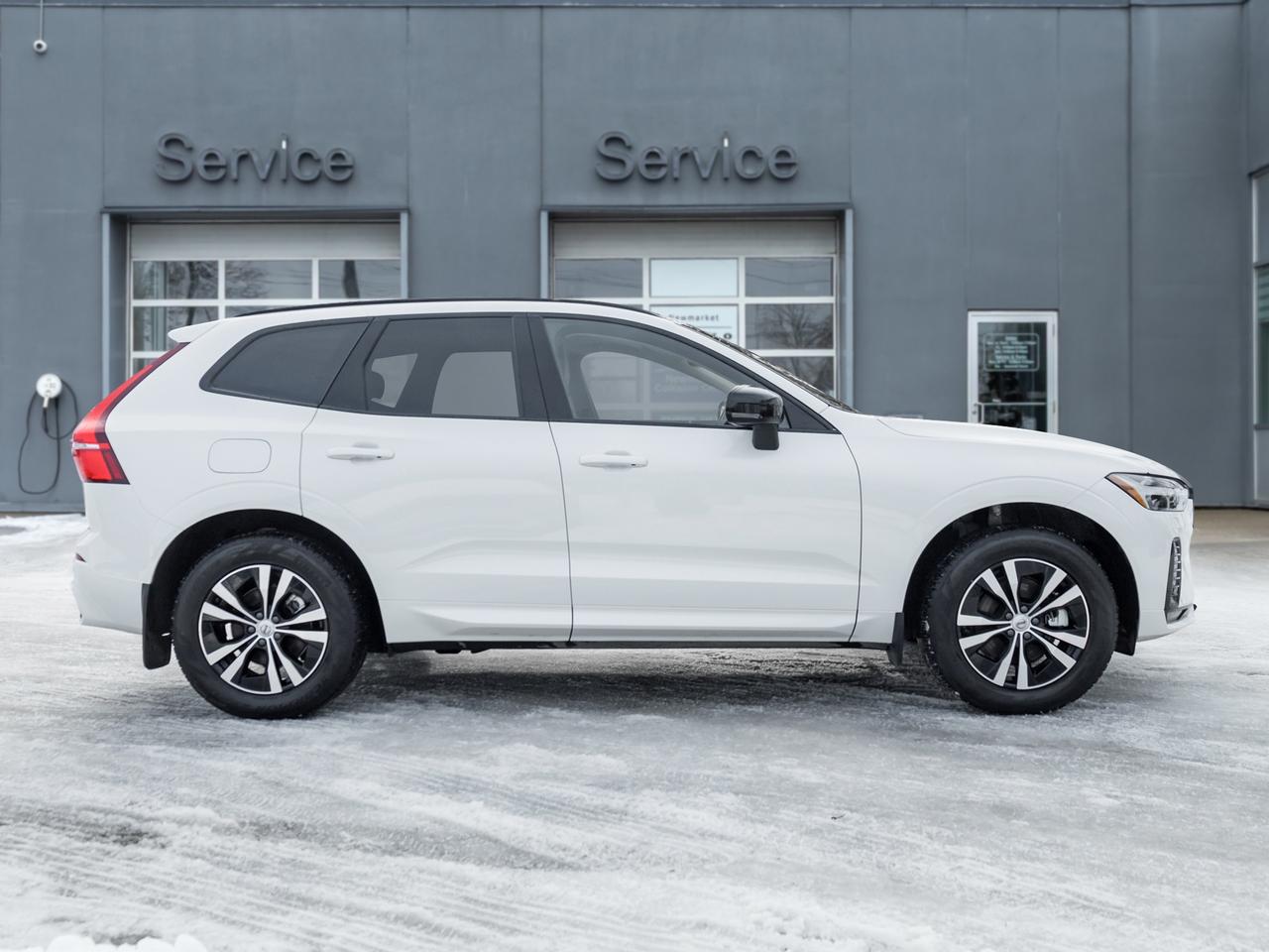 2025 Volvo XC60 B5 AWD Dark Theme  CPO RATE fr 3.49%* CLIMATE PACK Photo4