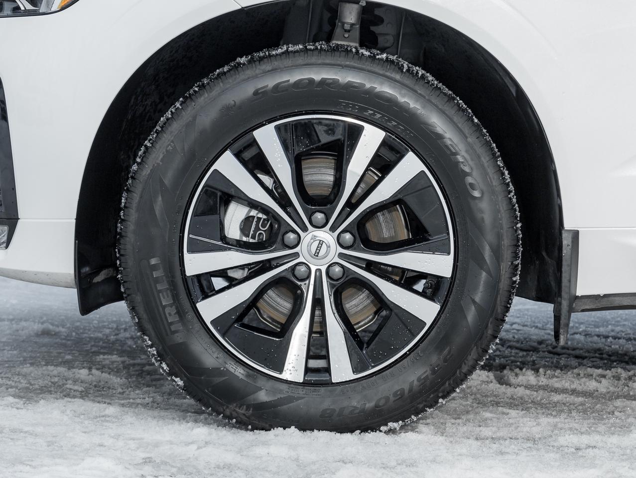 2025 Volvo XC60 B5 AWD Dark Theme  CPO RATE fr 3.49%* CLIMATE PACK Photo3