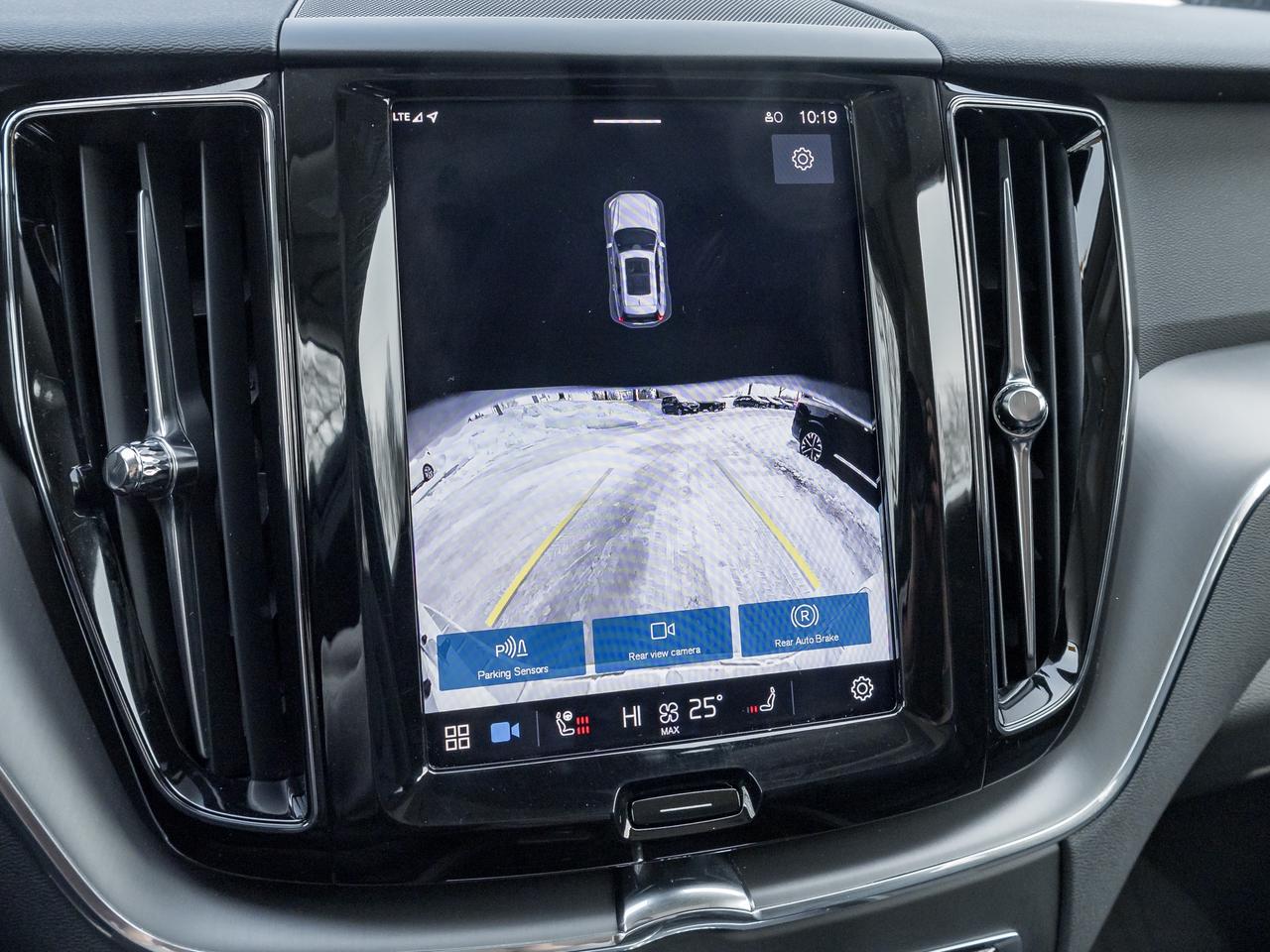 2025 Volvo XC60 B5 AWD Dark Theme  CPO RATE fr 3.49%* CLIMATE PACK Photo