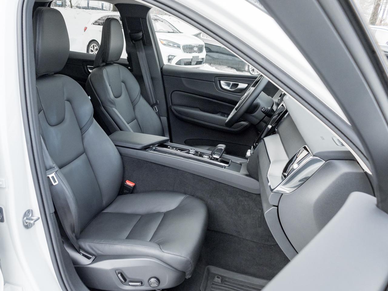 2025 Volvo XC60 B5 AWD Dark Theme  CPO RATE fr 3.49%* CLIMATE PACK Photo