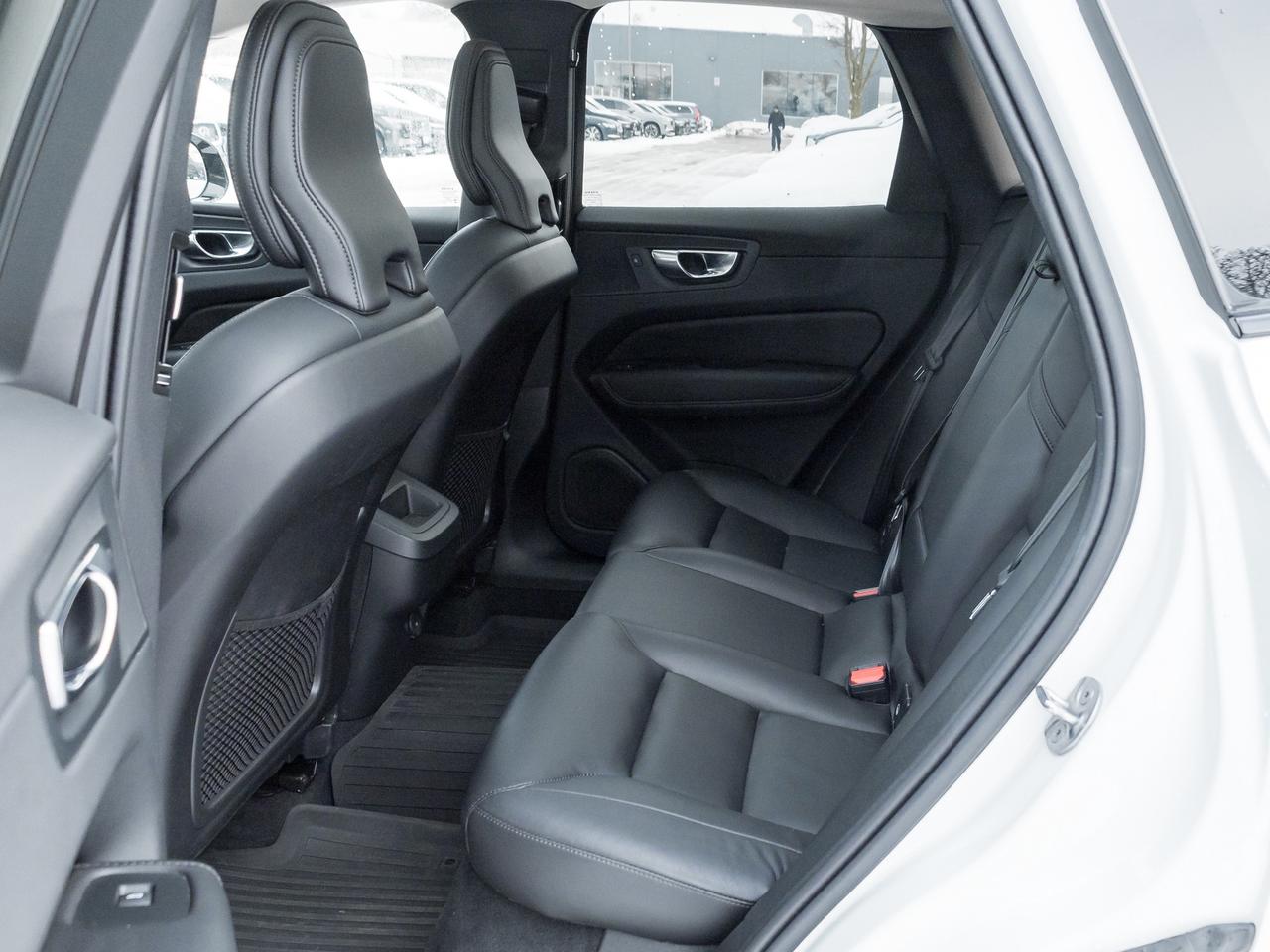 2025 Volvo XC60 B5 AWD Dark Theme  CPO RATE fr 3.49%* CLIMATE PACK Photo