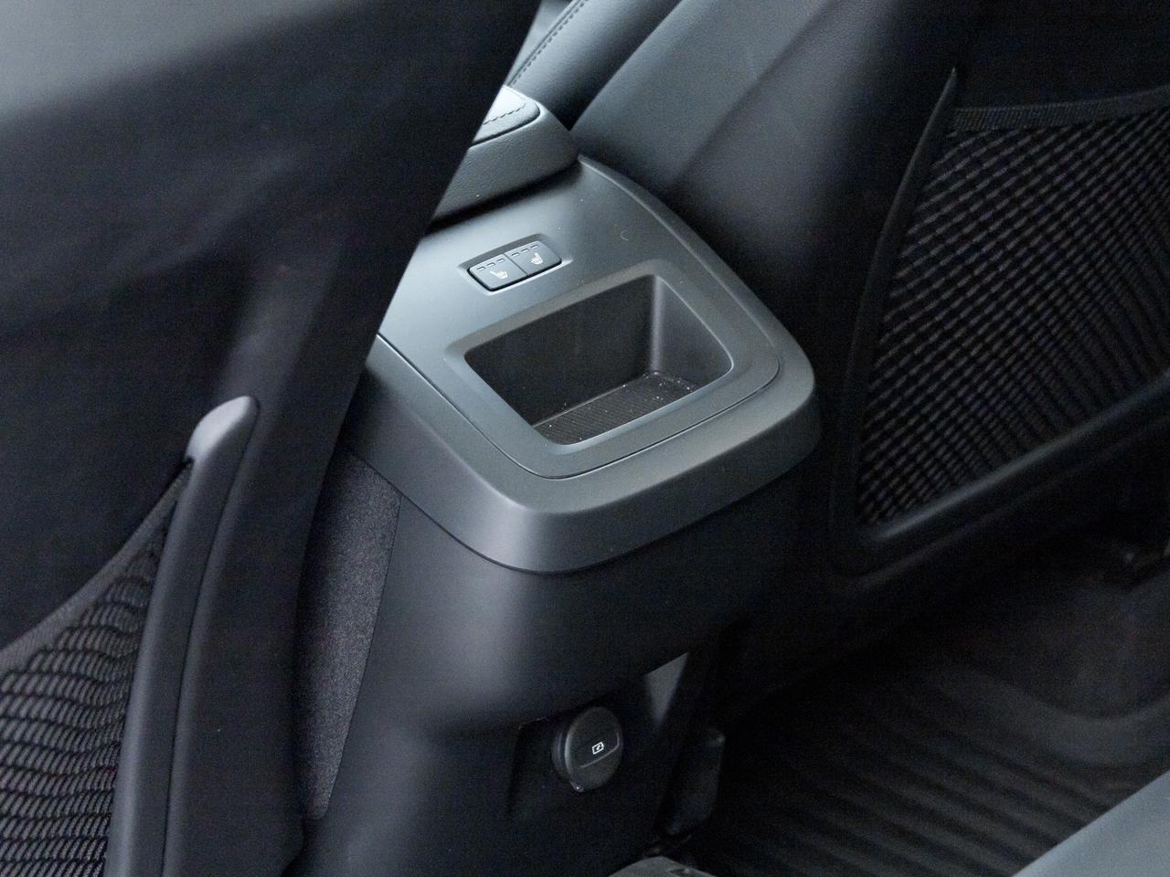 2025 Volvo XC60 B5 AWD Dark Theme  CPO RATE fr 3.49%* CLIMATE PACK Photo