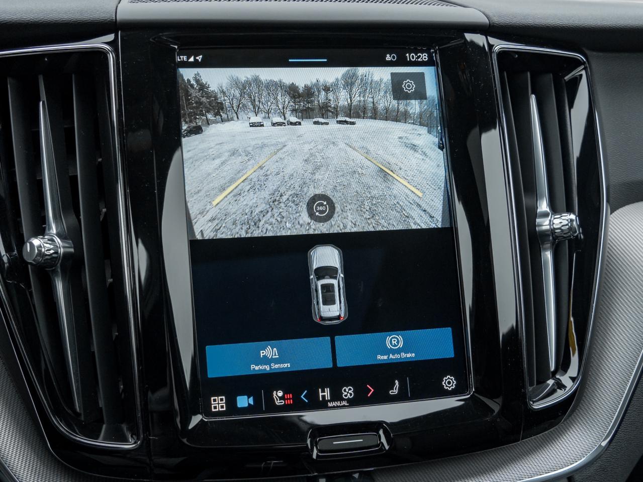 2022 Volvo XC60 B6 AWD R-Design  LOW KM  VOLVO CPO RATE fr 3.49%* Photo