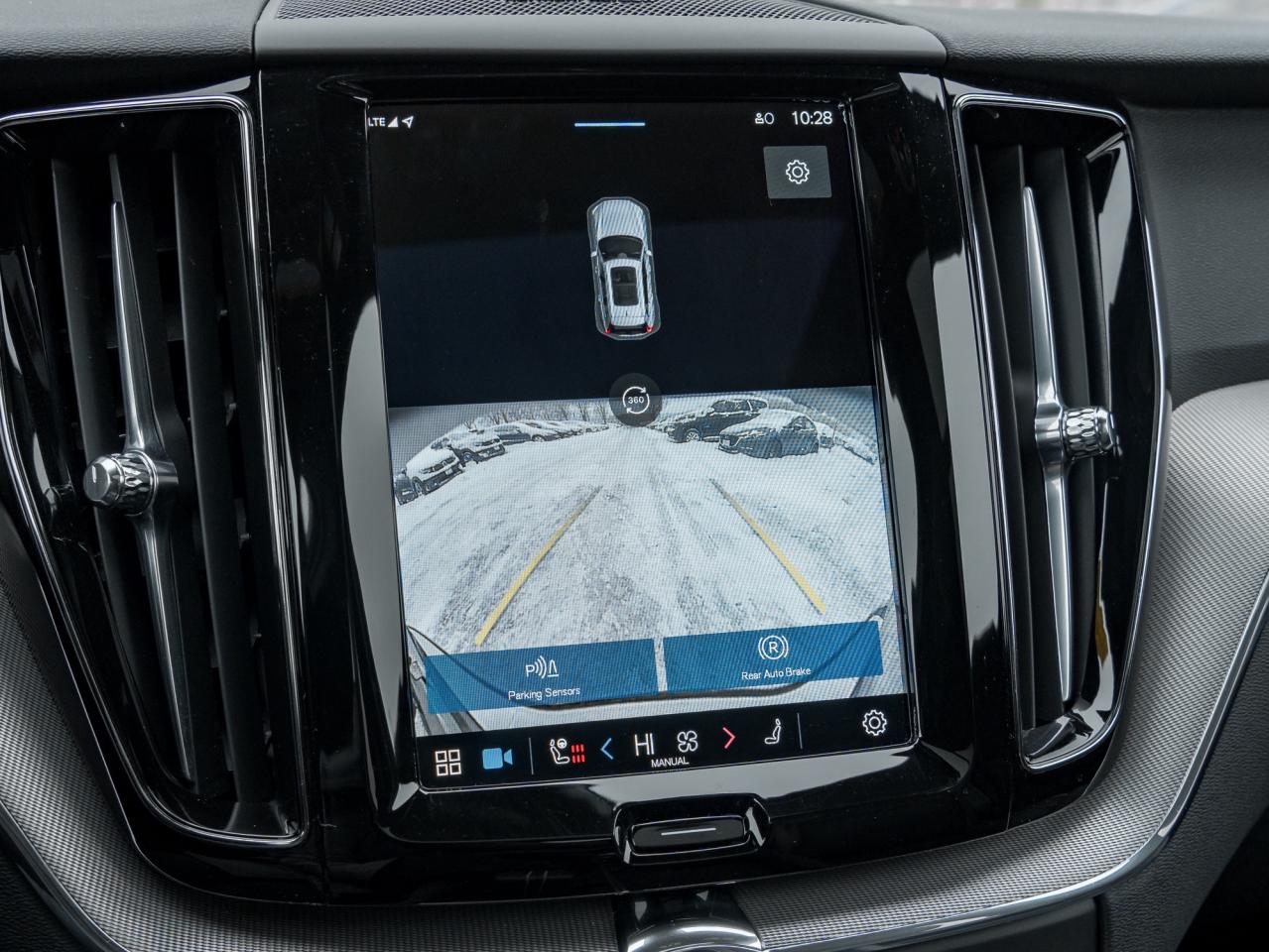 2022 Volvo XC60 B6 AWD R-Design  LOW KM  VOLVO CPO RATE fr 3.49%* Photo