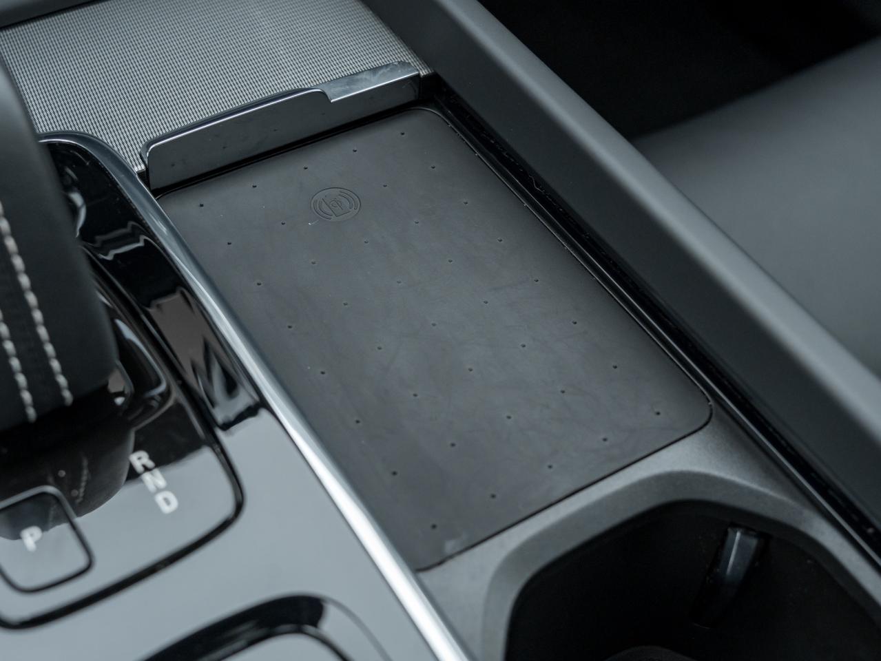 2022 Volvo XC60 B6 AWD R-Design  LOW KM  VOLVO CPO RATE fr 3.49%* Photo