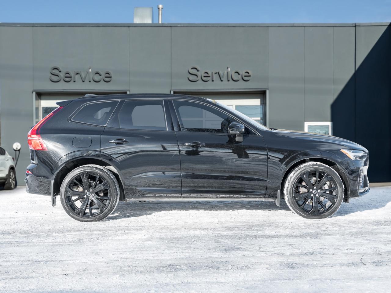 2024 Volvo XC60 B5 AWD Ultimate BLACK EDITION  MASSAGE SEATS  CPO Photo