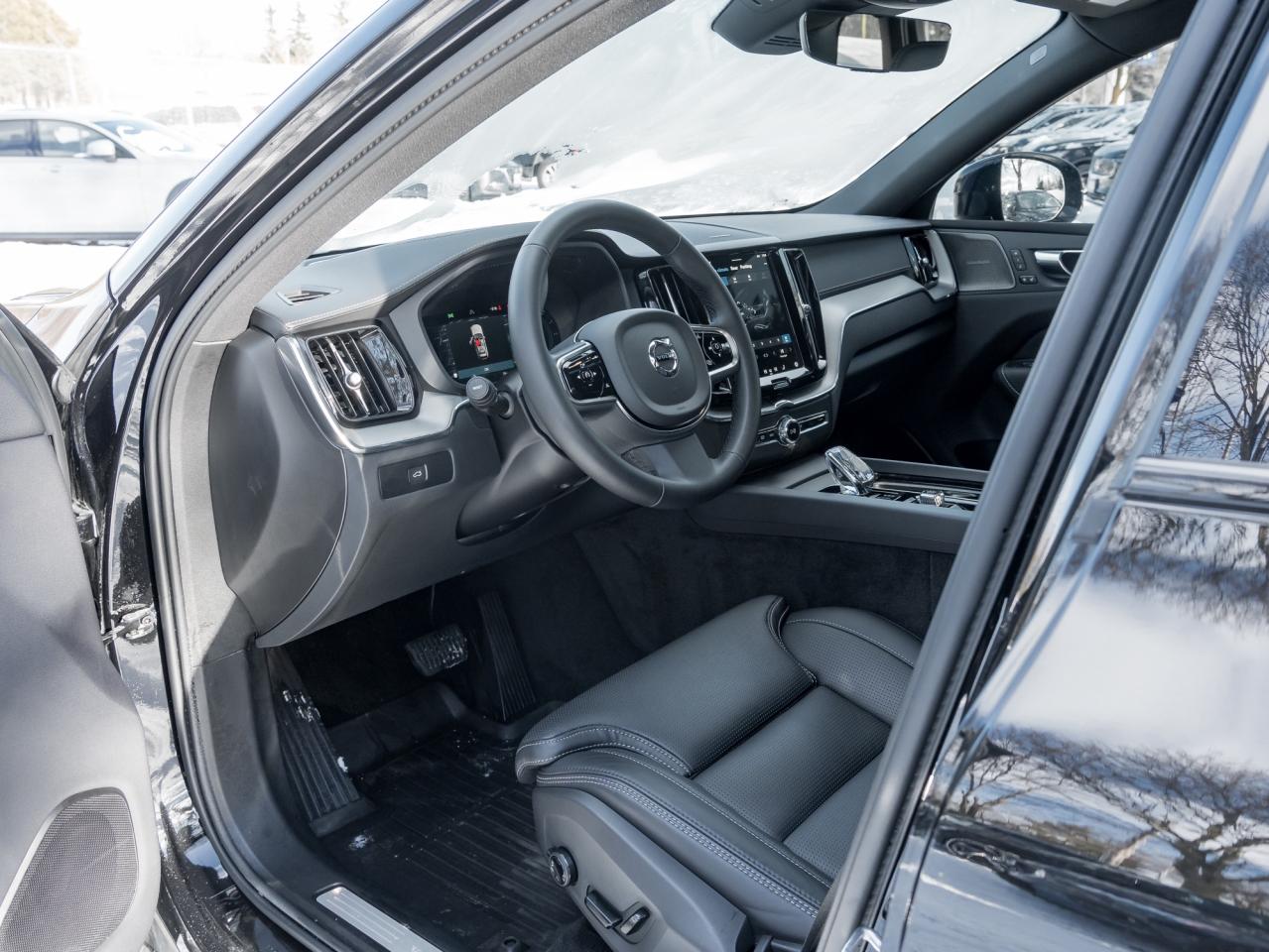 2024 Volvo XC60 B5 AWD Ultimate BLACK EDITION  MASSAGE SEATS  CPO Photo