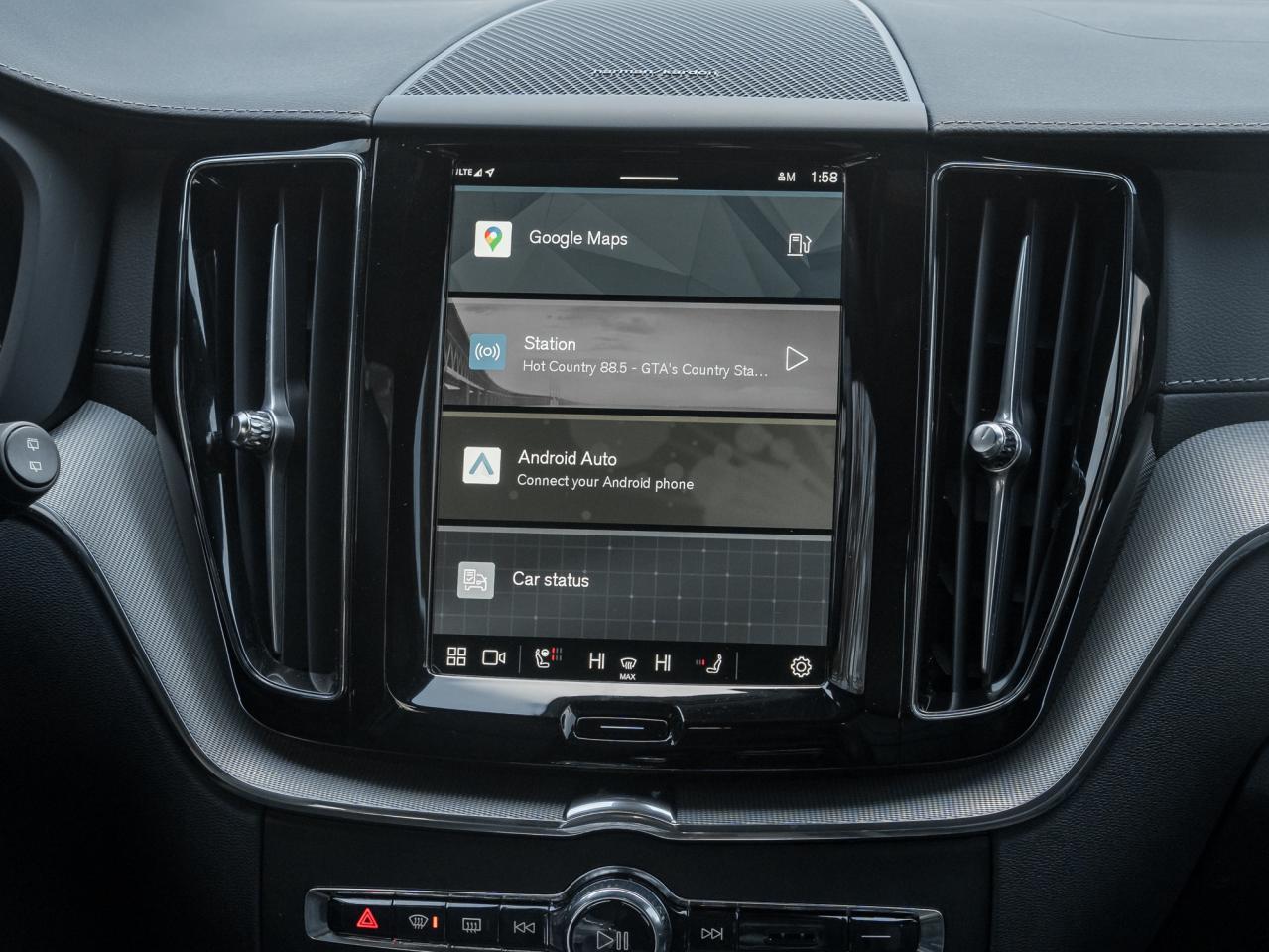 2024 Volvo XC60 B5 AWD Ultimate BLACK EDITION  MASSAGE SEATS  CPO Photo