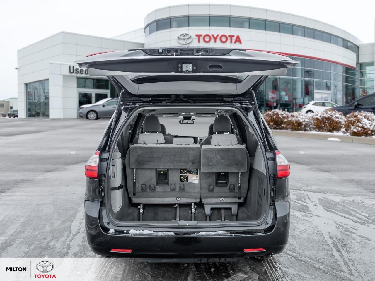 2018 Toyota Sienna HEATED SEATS POWER DRIVERS SEAT 8 PASSENGER BACKUP Photo