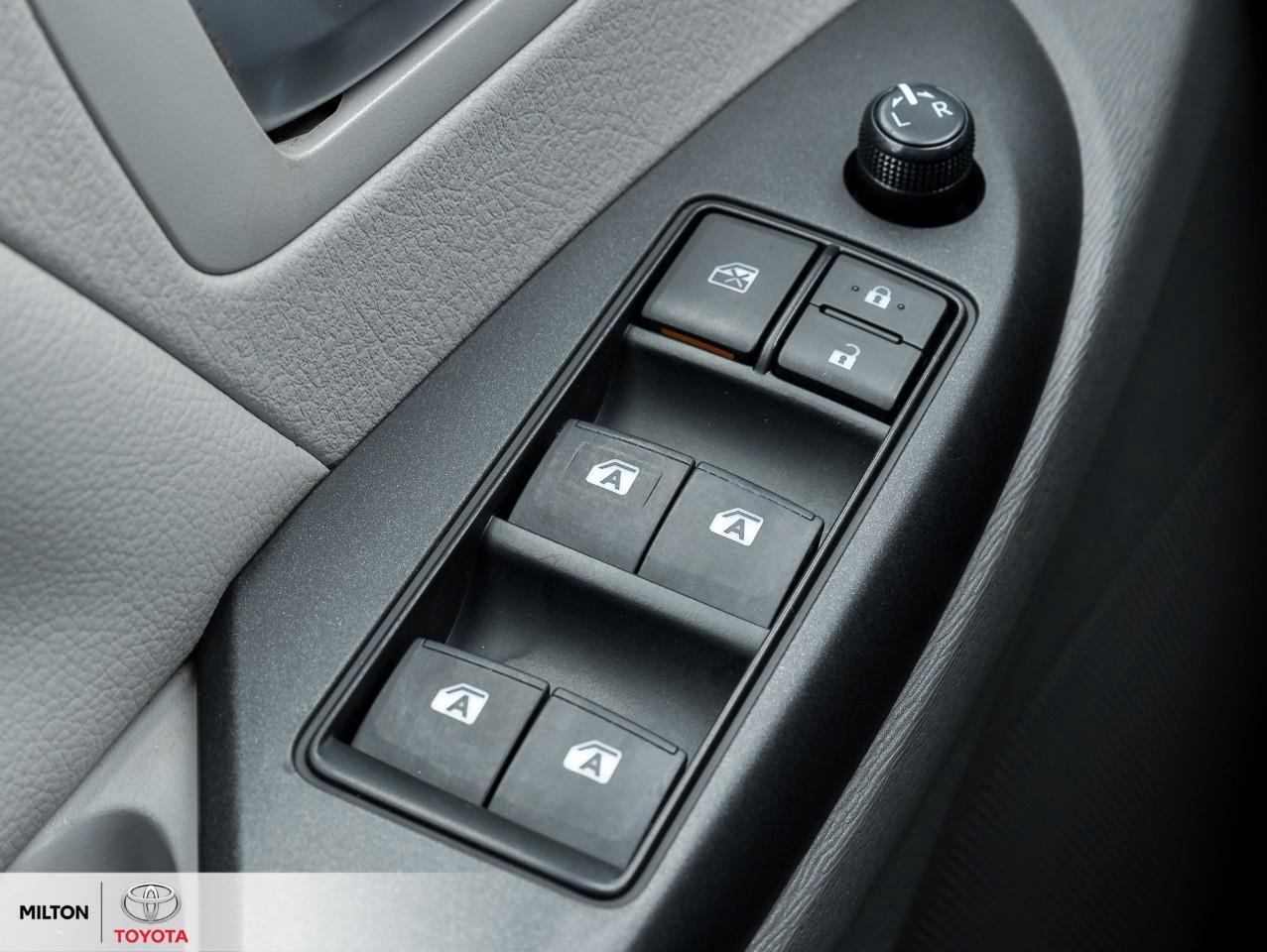 2018 Toyota Sienna HEATED SEATS POWER DRIVERS SEAT 8 PASSENGER BACKUP Photo