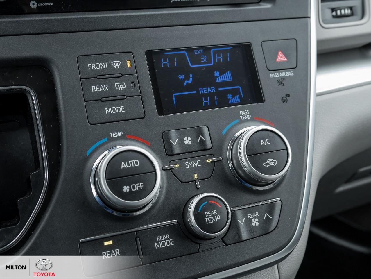 2018 Toyota Sienna HEATED SEATS POWER DRIVERS SEAT 8 PASSENGER BACKUP Photo