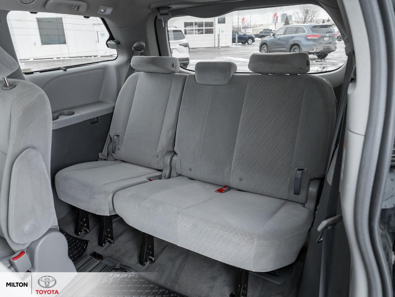 2018 Toyota Sienna HEATED SEATS POWER DRIVERS SEAT 8 PASSENGER BACKUP Photo