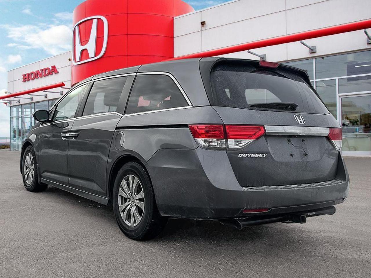 2016 Honda Odyssey EX Photo3