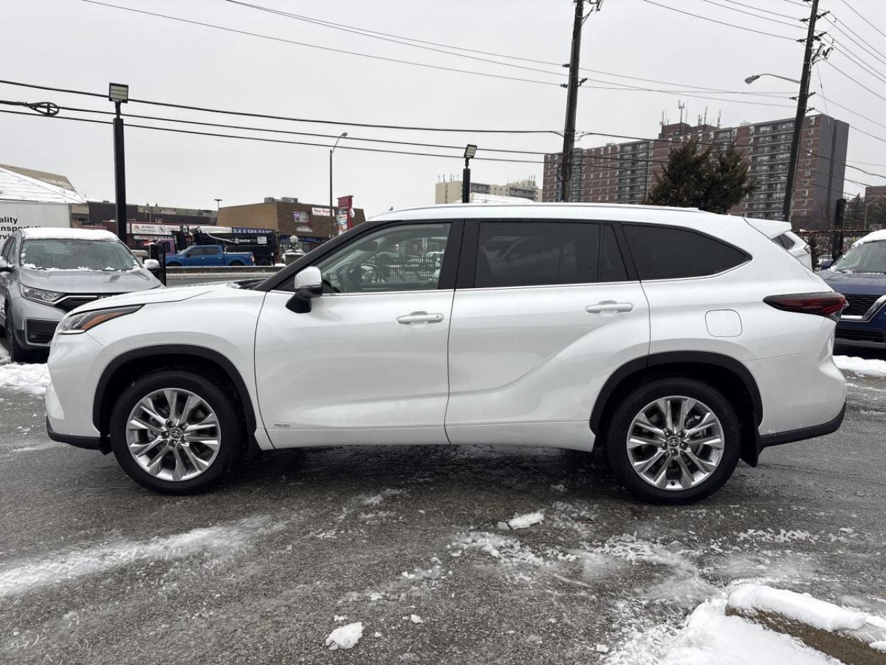 2026 Toyota Highlander Hybrid Limited Fully Loaded! Photo4