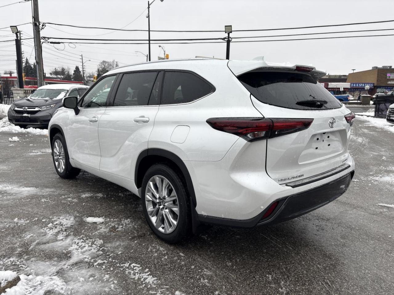 2026 Toyota Highlander Hybrid Limited Fully Loaded! Photo3