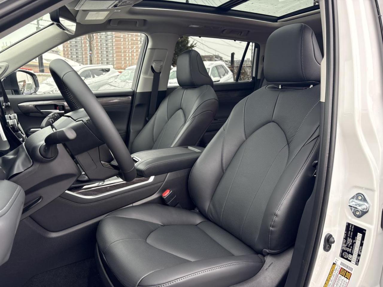 2026 Toyota Highlander Hybrid Limited Fully Loaded! Photo